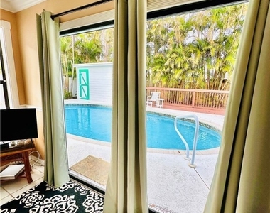 671 94th Avenue N - Photo Thumbnail 13