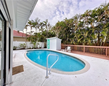 671 94th Avenue N - Photo Thumbnail 14