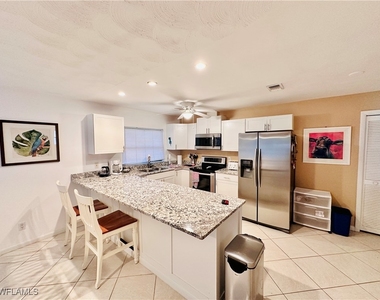 671 94th Avenue N - Photo Thumbnail 4