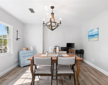 8320 Mystic Greens Way - Photo Thumbnail 11