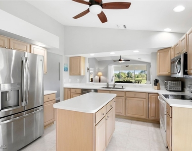 8320 Mystic Greens Way - Photo Thumbnail 14