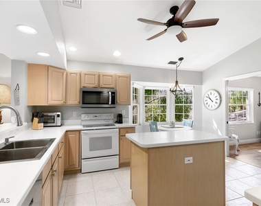 8320 Mystic Greens Way - Photo Thumbnail 15
