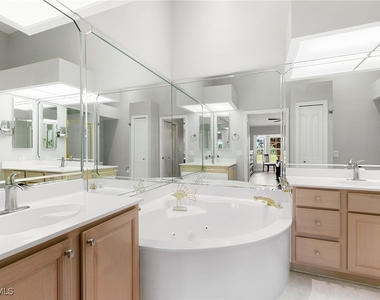 8320 Mystic Greens Way - Photo Thumbnail 23