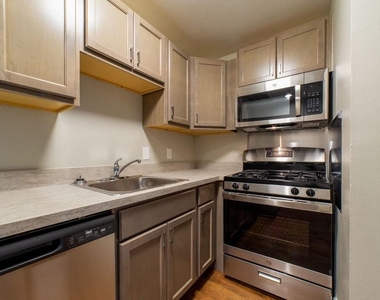 41 Prospect St - Photo Thumbnail 2