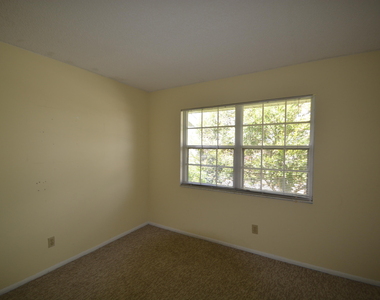915 Sonesta Avenue Ne - Photo Thumbnail 8