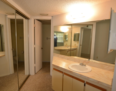 915 Sonesta Avenue Ne - Photo Thumbnail 6