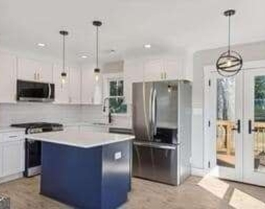 1560 Sams Street Se - Photo Thumbnail 4