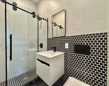 75 Wilson Avenue - Photo Thumbnail 8