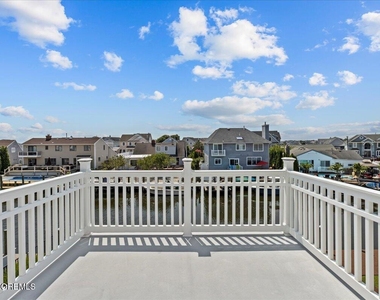 1730 Rue Mirador - Photo Thumbnail 32