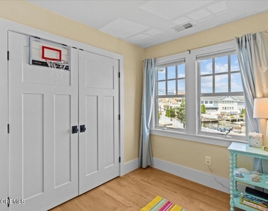 1730 Rue Mirador - Photo Thumbnail 38