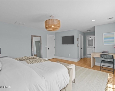 1730 Rue Mirador - Photo Thumbnail 33