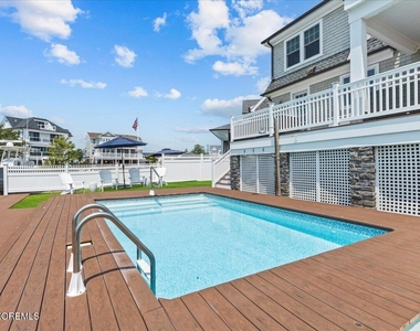 1730 Rue Mirador - Photo Thumbnail 63