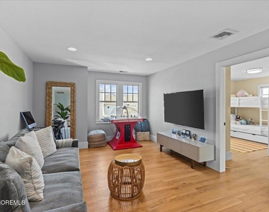 1730 Rue Mirador - Photo Thumbnail 4