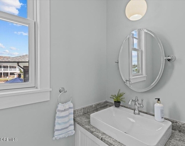 1730 Rue Mirador - Photo Thumbnail 45