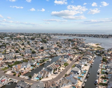 1730 Rue Mirador - Photo Thumbnail 69