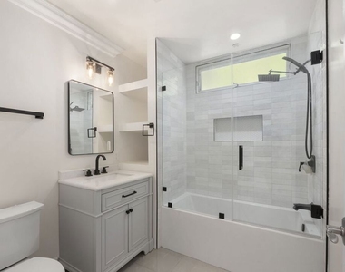 11952 Montana Avenue - Photo Thumbnail 14
