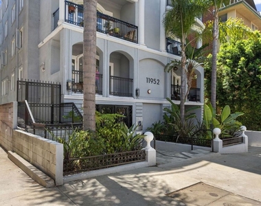 11952 Montana Avenue - Photo Thumbnail 25