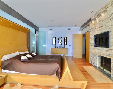 24826 Malibu Road - Photo Thumbnail 22