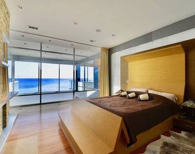 24826 Malibu Road - Photo Thumbnail 14