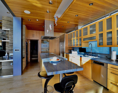 24826 Malibu Road - Photo Thumbnail 10