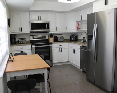 3507 Oaks Way - Photo Thumbnail 4