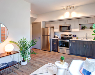 10720 5th Ave Ne - Photo Thumbnail 11