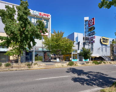 10720 5th Ave Ne - Photo Thumbnail 45
