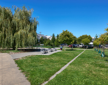 10720 5th Ave Ne - Photo Thumbnail 41