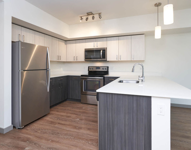 10720 5th Ave Ne - Photo Thumbnail 10