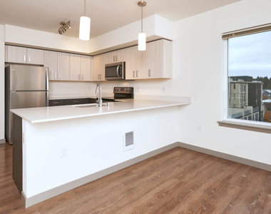 10720 5th Ave Ne - Photo Thumbnail 5