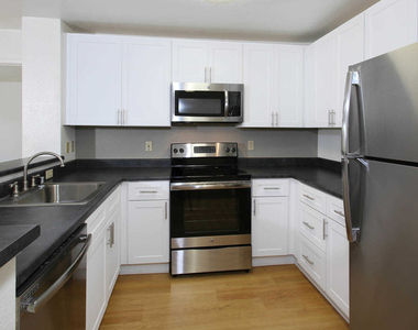 1005 N. Center Avenue - Photo Thumbnail 29