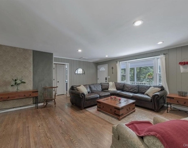 13 Split Rock Road - Photo Thumbnail 6