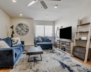 909 Reinli St - Photo Thumbnail 5