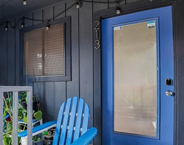 909 Reinli St - Photo Thumbnail 13