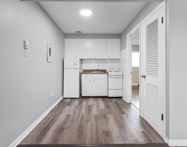 6256 W 64th Place - Photo Thumbnail 7
