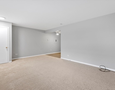 6256 W 64th Place - Photo Thumbnail 8
