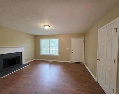 186 S Red Oak Way - Photo Thumbnail 3
