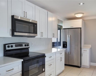 7012 Constitution Boulevard - Photo Thumbnail 6