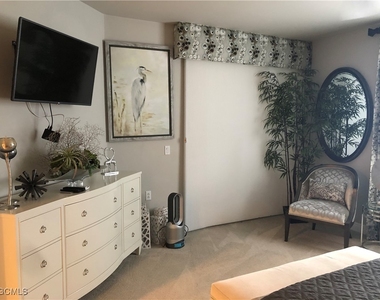 11021 Gulf Reflections Drive - Photo Thumbnail 31