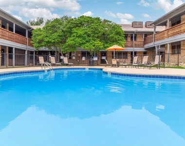 1212 Hampshire Ln - Photo Thumbnail 49