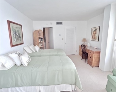 3443 Gulf Shore Boulevard N - Photo Thumbnail 10