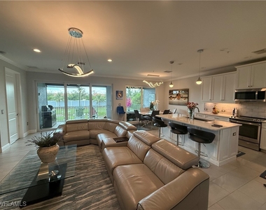 2543 Seychelles Drive - Photo Thumbnail 2