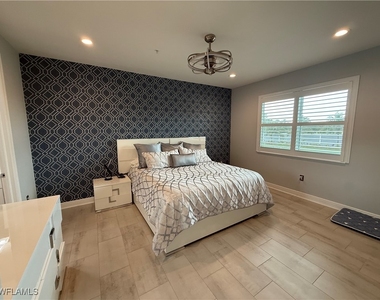 2543 Seychelles Drive - Photo Thumbnail 7
