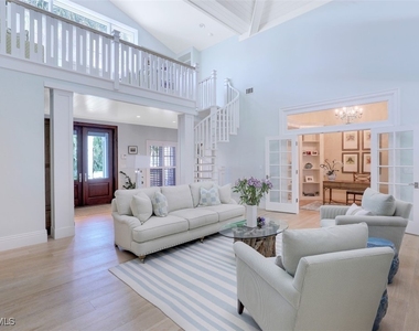 154 4th Avenue N - Photo Thumbnail 8