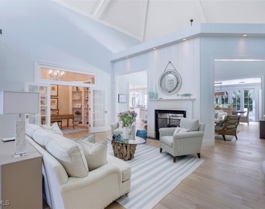154 4th Avenue N - Photo Thumbnail 5