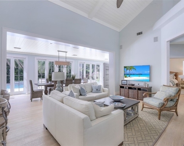 154 4th Avenue N - Photo Thumbnail 9