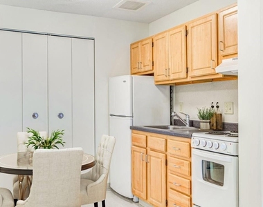 195 Pleasant St - Photo Thumbnail 4