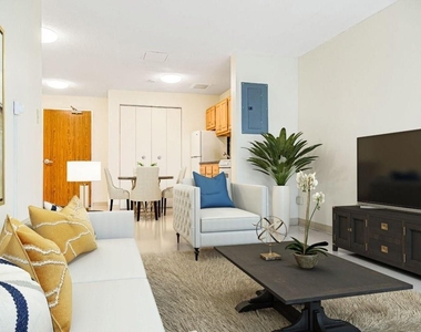195 Pleasant St - Photo Thumbnail 8