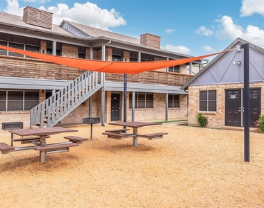 1212 Hampshire Ln - Photo Thumbnail 41