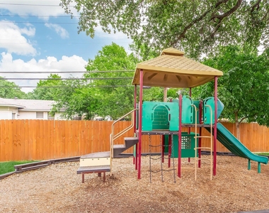 1212 Hampshire Ln - Photo Thumbnail 29